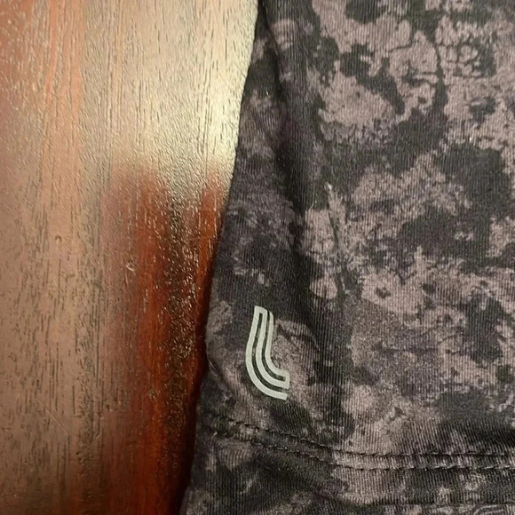 Lole brown and black patterned t-shirt size Small - Picture 3 of 5